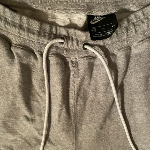 Nike Gray Athletic Shorts - Picture 2 of 3